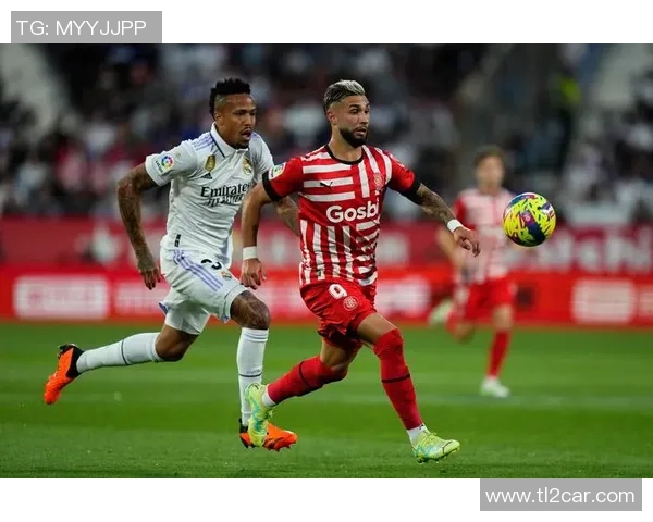 西甲激战波尔图与巴萨战成平局绝杀瞬间点燃全场激情