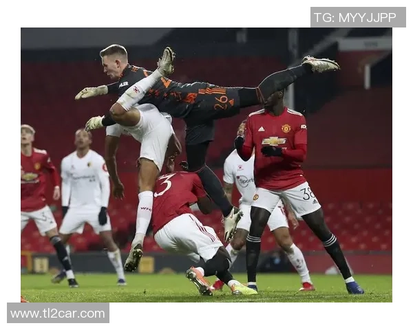 足总杯激战曼联与莱比锡平局红牌事件引发全场热议与战术分析